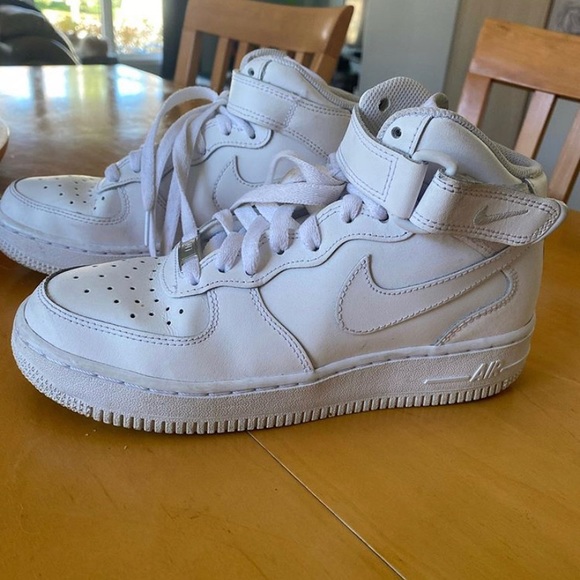 SOLD ON INSTA - Picture 2 of 3